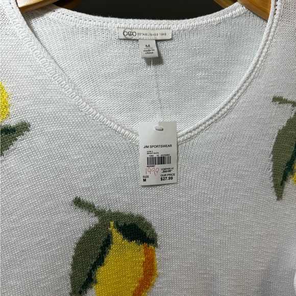 [[NWT]] Women’s Lemon V-Neck Light Knit Top - Medium | Cato Fashions - Picture 3 of 6